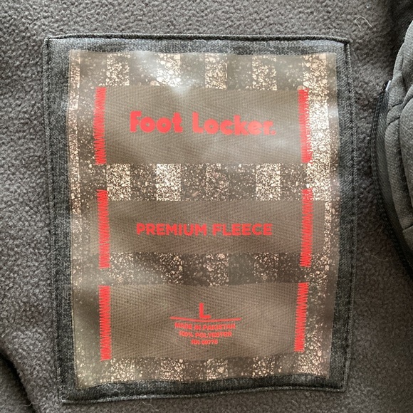 Warm fleece zip-up - Picture 4 of 5